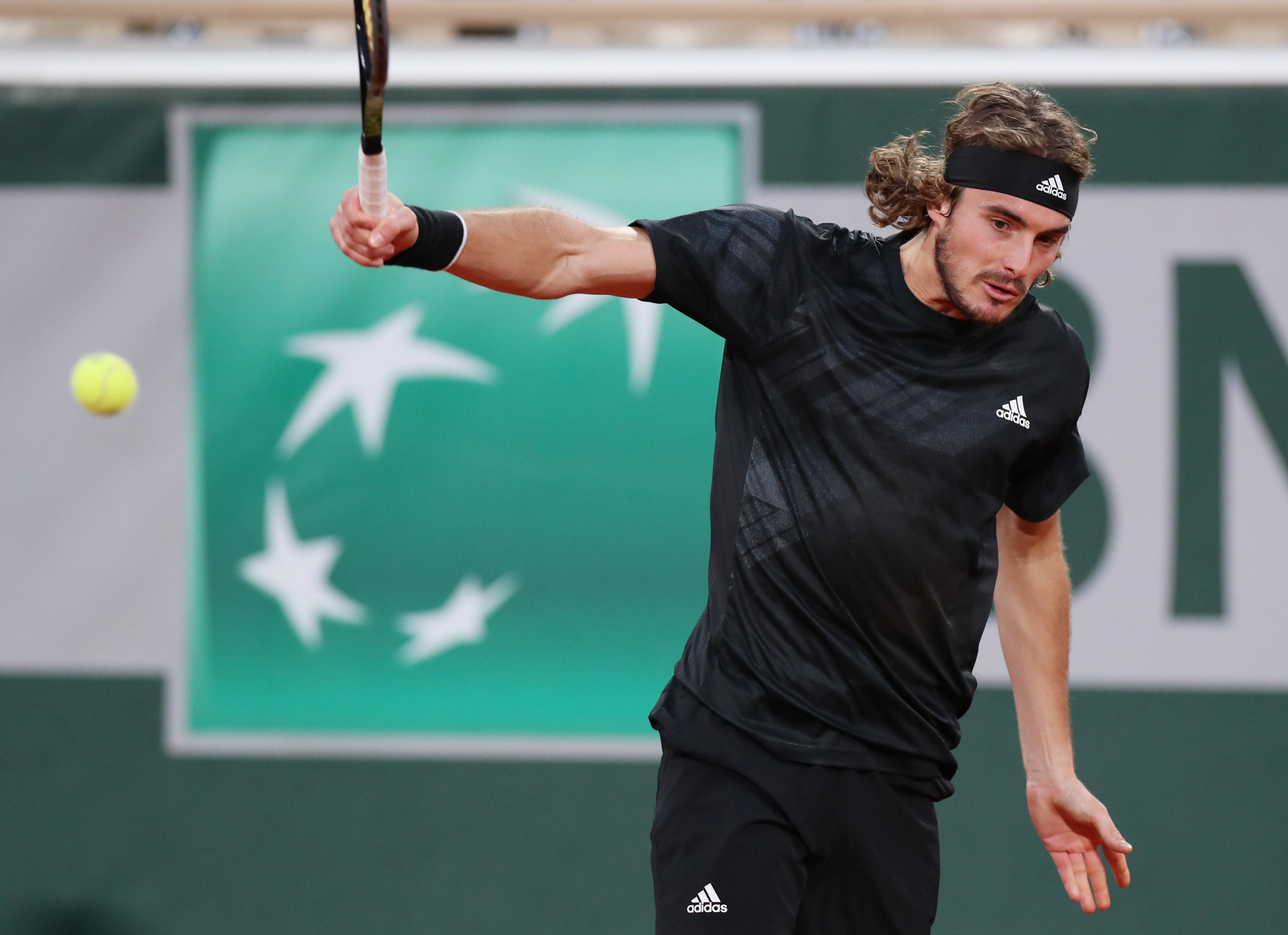 包含西班牙网球队横扫世界网球队,西西帕斯统治全场的词条 包含西班牙网球队横扫世界网球队,西西帕斯统治全场的词条