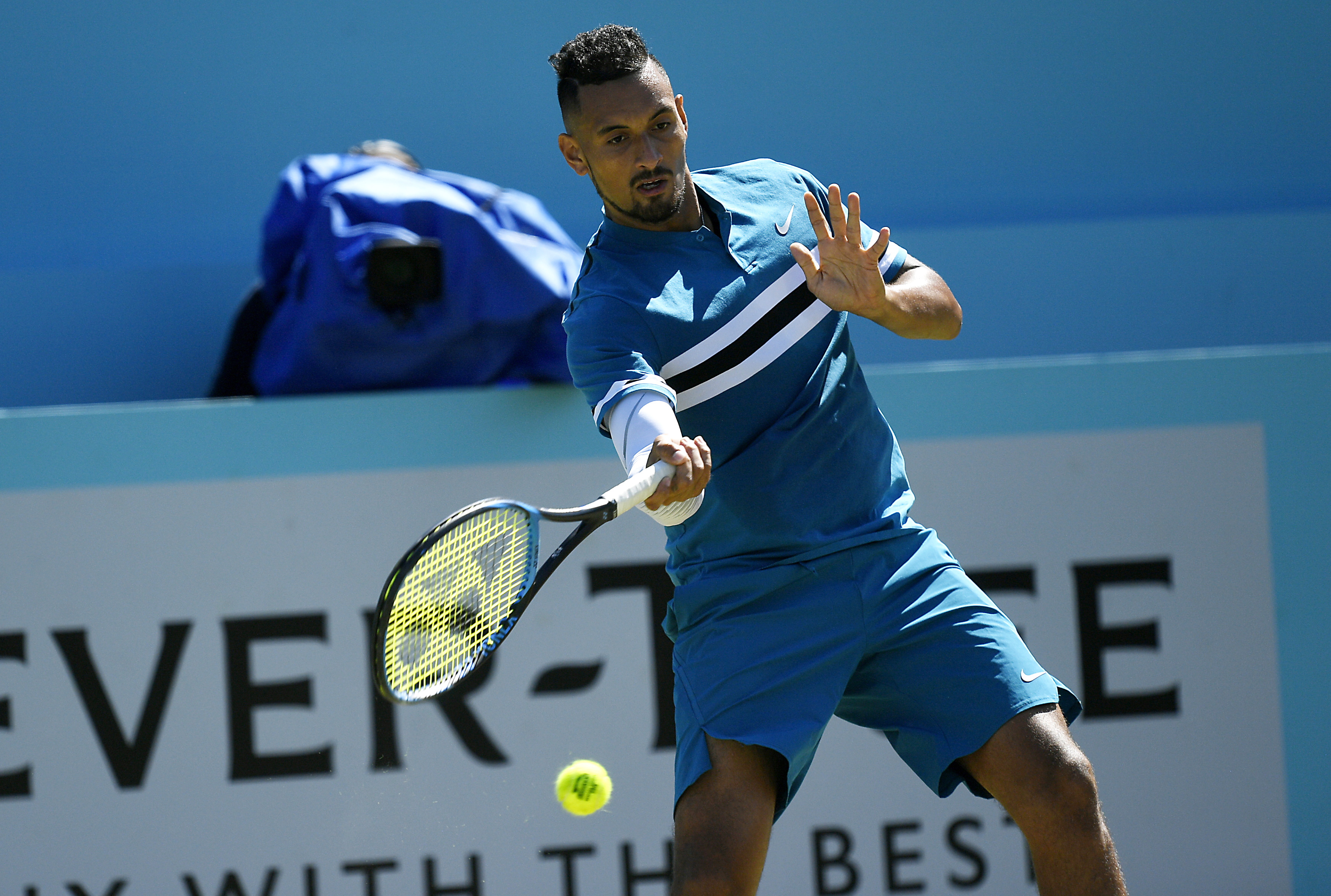 欧洲网球队力克英国网球队，克耶高斯绝境逆转