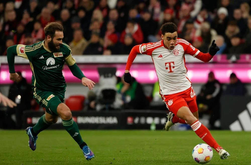 关于拜仁慨叹失利，艰难晋级之路的信息