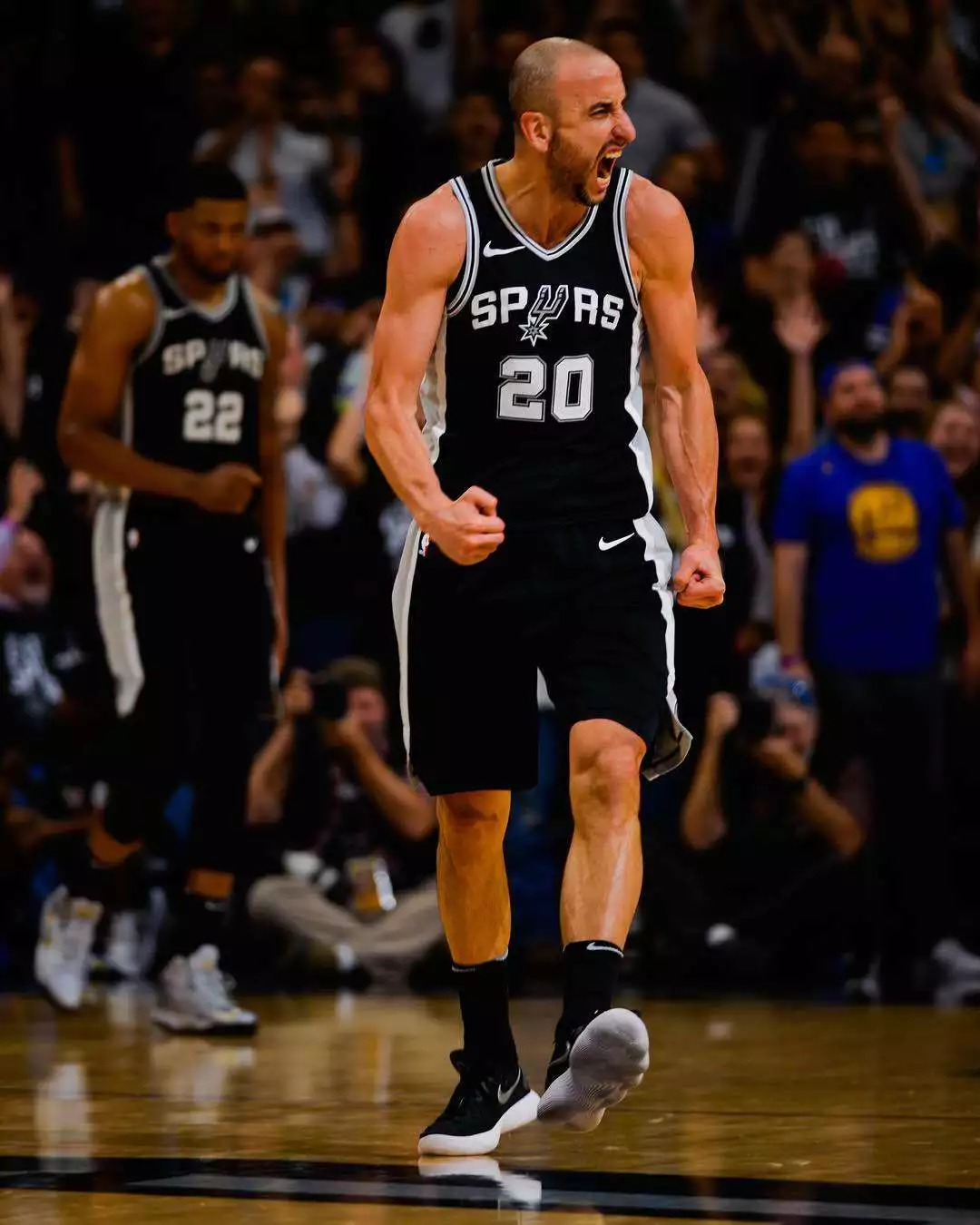 米兰体育app-猛犸主场击败马刺，雄心勃发