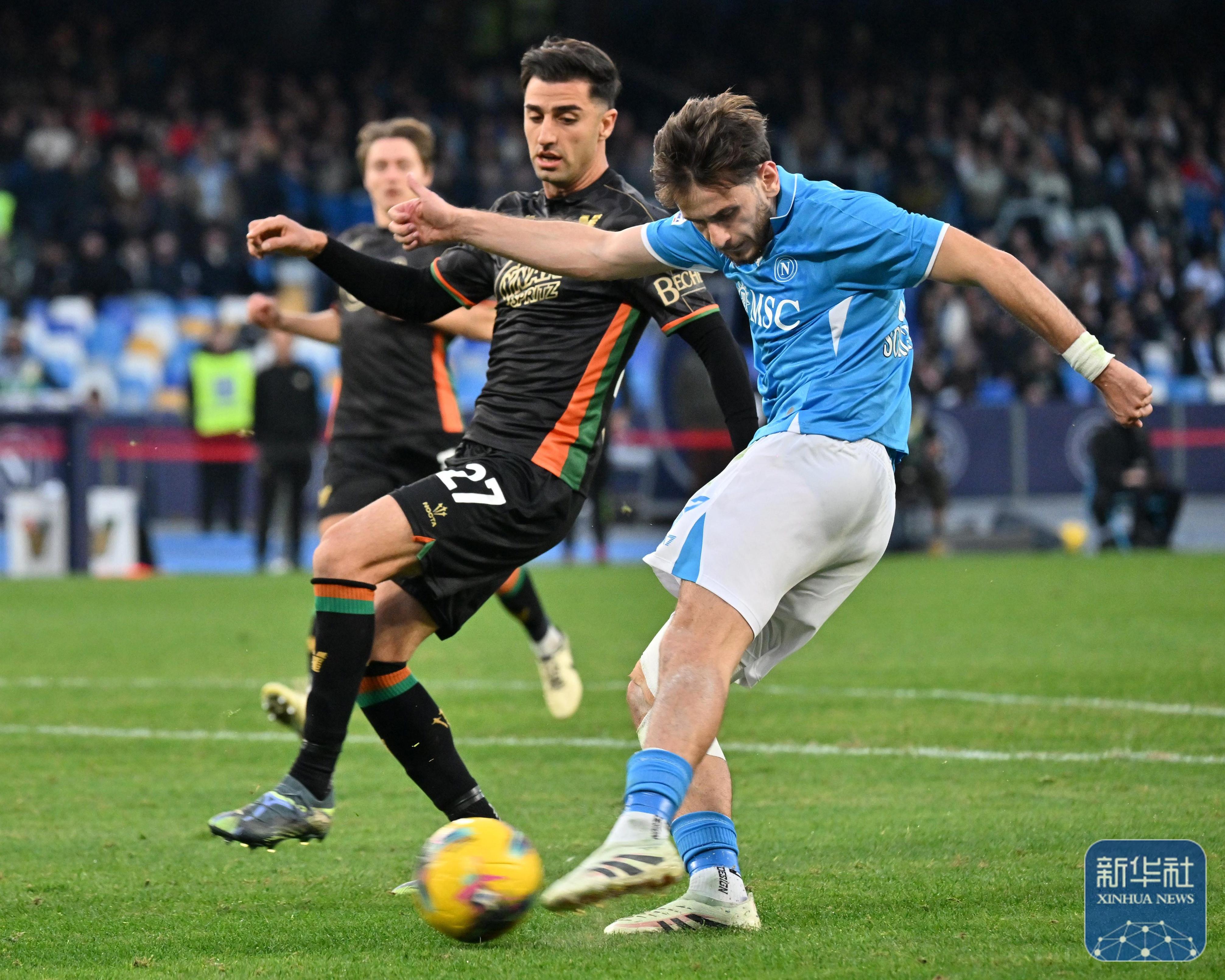那不勒斯主场大胜佛罗伦萨，保持不败纪录的简单介绍