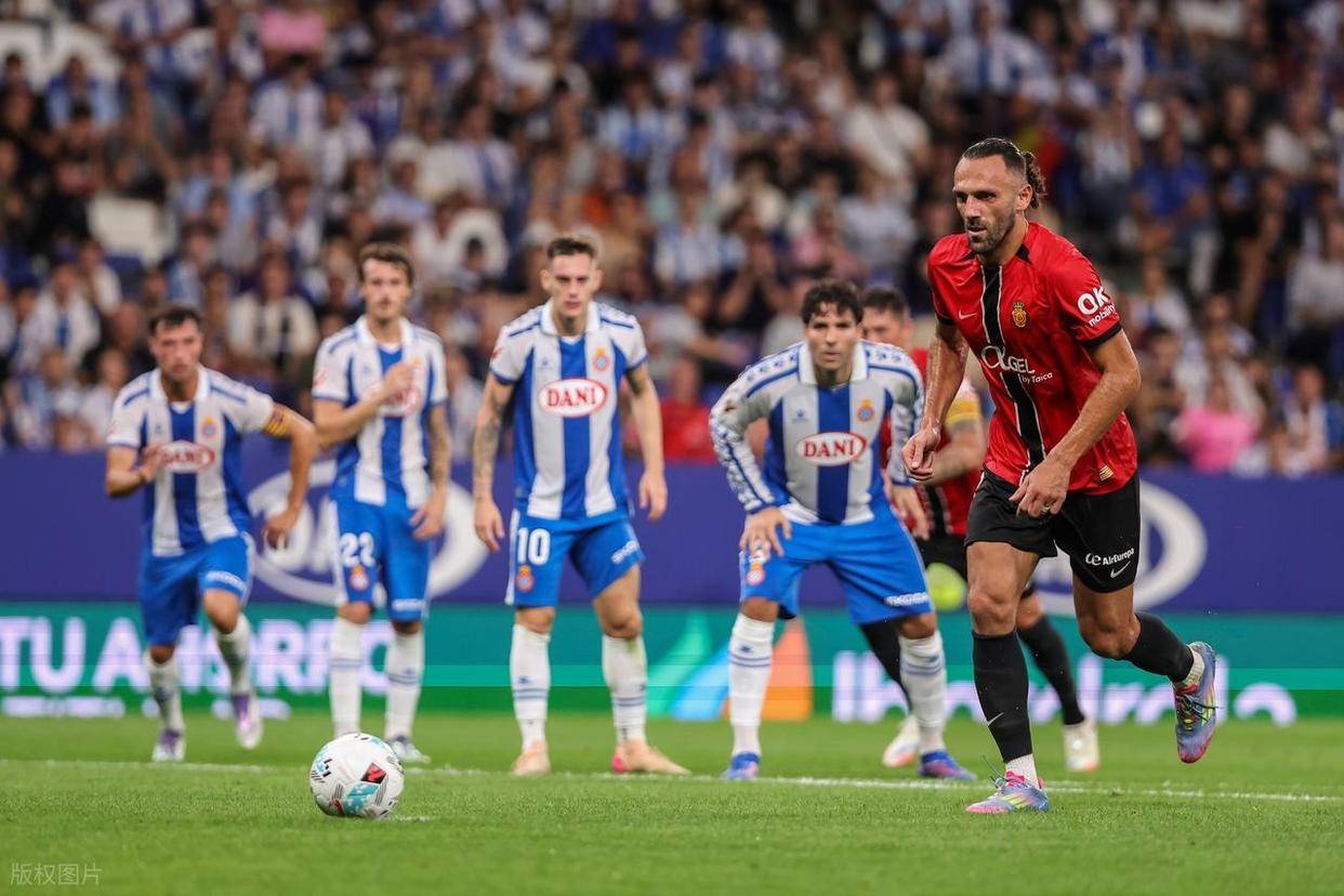 米兰体育-包含胜利的果实来之不易，球队庆祝胜利的词条