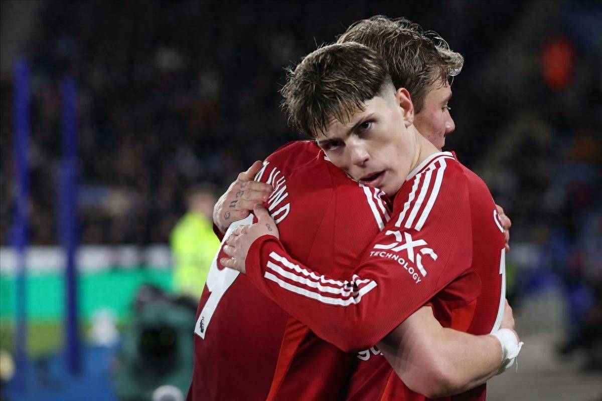 米兰真人-曼联门将连续三场扑点立功，锦上添花