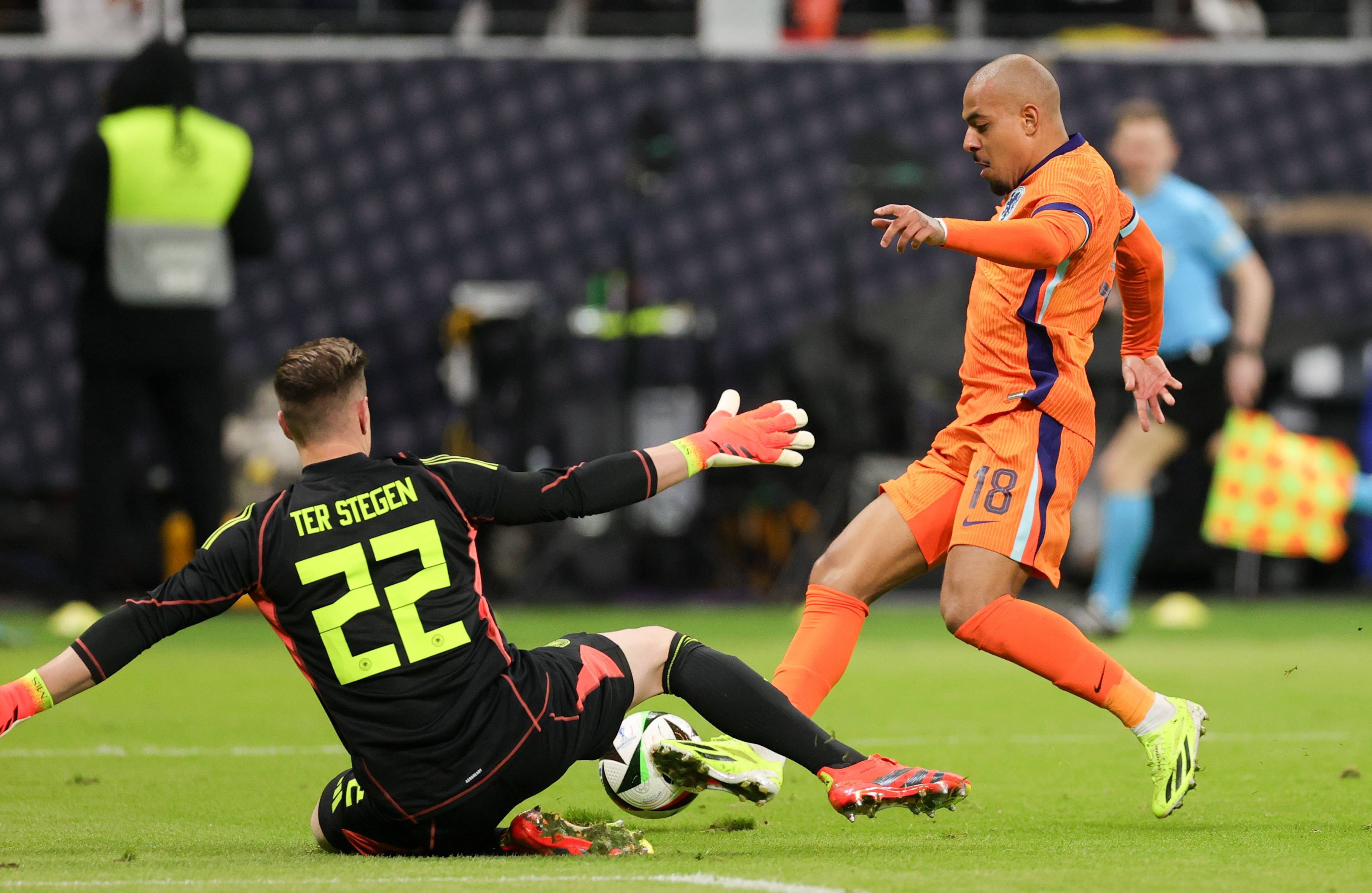 ac米兰下载-包含德国队在外国比赛中大获成功的词条