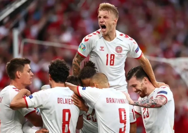 米兰APP下载-包含AC米兰横扫巴萨，奥亚尔萨瓦尔扛起全队的词条