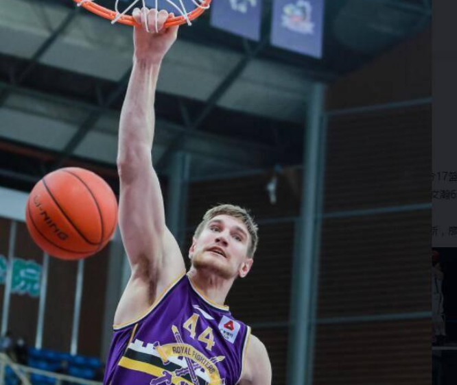 ac米兰-关于快船险胜凯尔特人，赵继伟关键制胜的信息