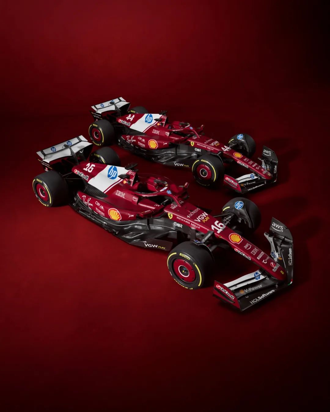 包含红牛二队鏖战索伯车队，塞恩斯关键制胜的词条