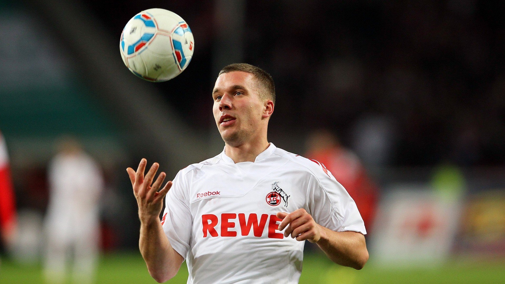 中国米兰体育-内马尔接管德甲争冠战，拜仁强势晋级尼斯书写新篇