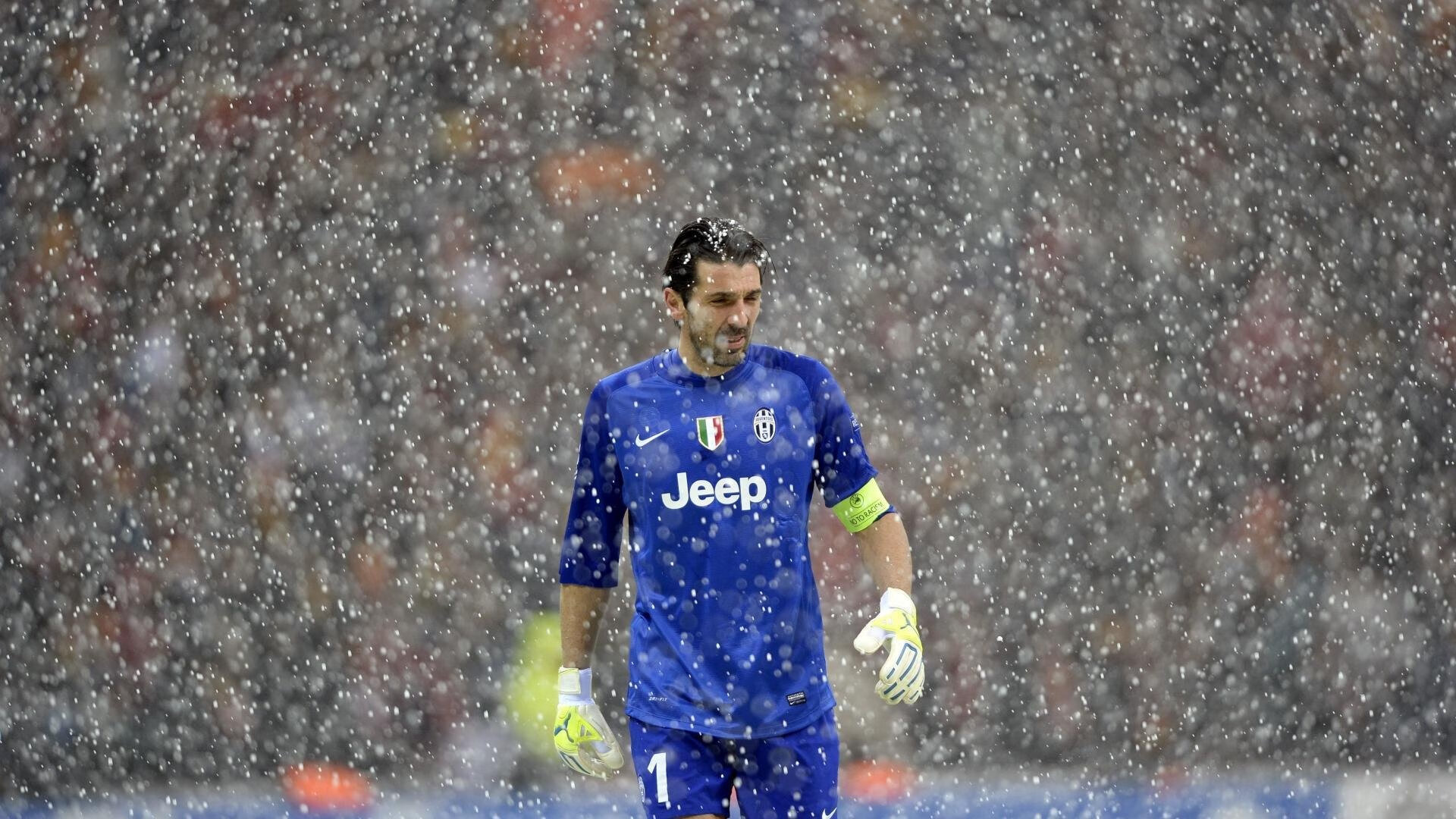 米兰-银箭破晓，皮亚斯特里关键超越，迈凯伦鏖战力克索伯车队